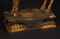 属虎人应该带公貔貅还是母貔貅？