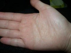 生命线与事业线相交预示着什么？