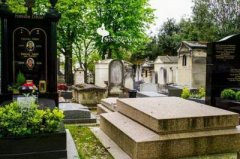 坟地风水影响后人