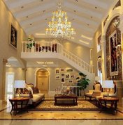 楼梯对三中门风水危害